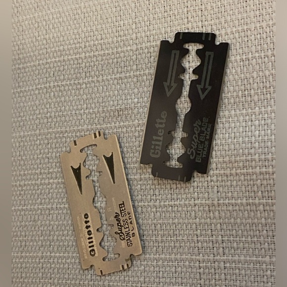 Vintage Gillette 1940s Gold Tons Milord Razor, Case, Refills Safety Razor - Picture 5 of 6